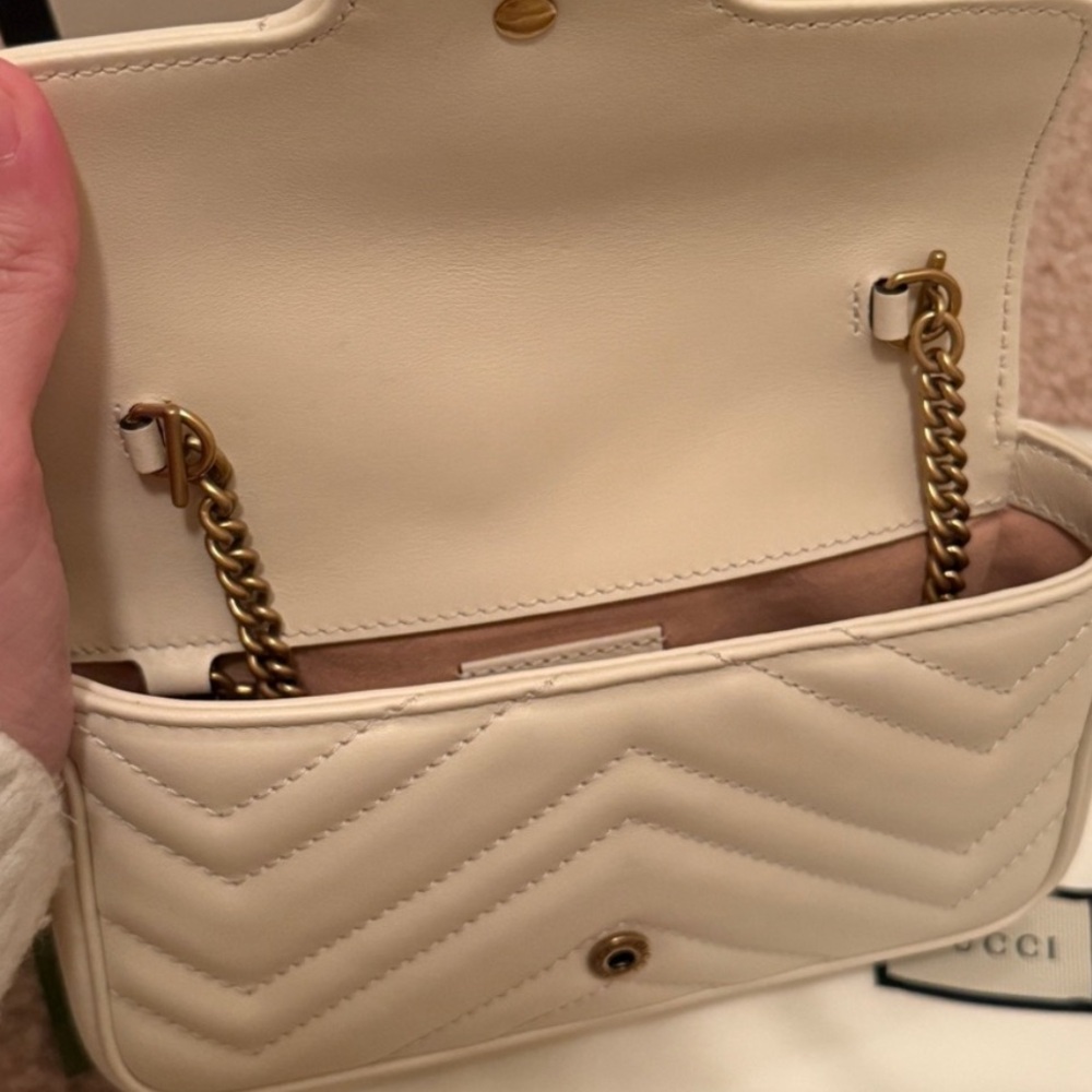 Prestine condition—Gucci GG Marmont MINI - Picture 3 of 5